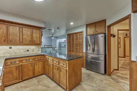 $447,000 | 660 Hillcrest Drive, Huntsville, TX 77340