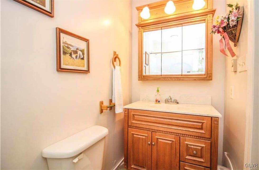 487 Willow Road Walnutport, PA 18088 - Photo 15 of 49 1st level full remodeled bathroom