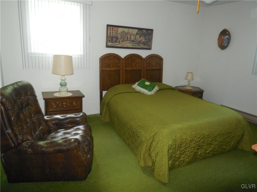 487 Willow Road Walnutport, PA 18088 - Photo 26 of 49 Master bedroom