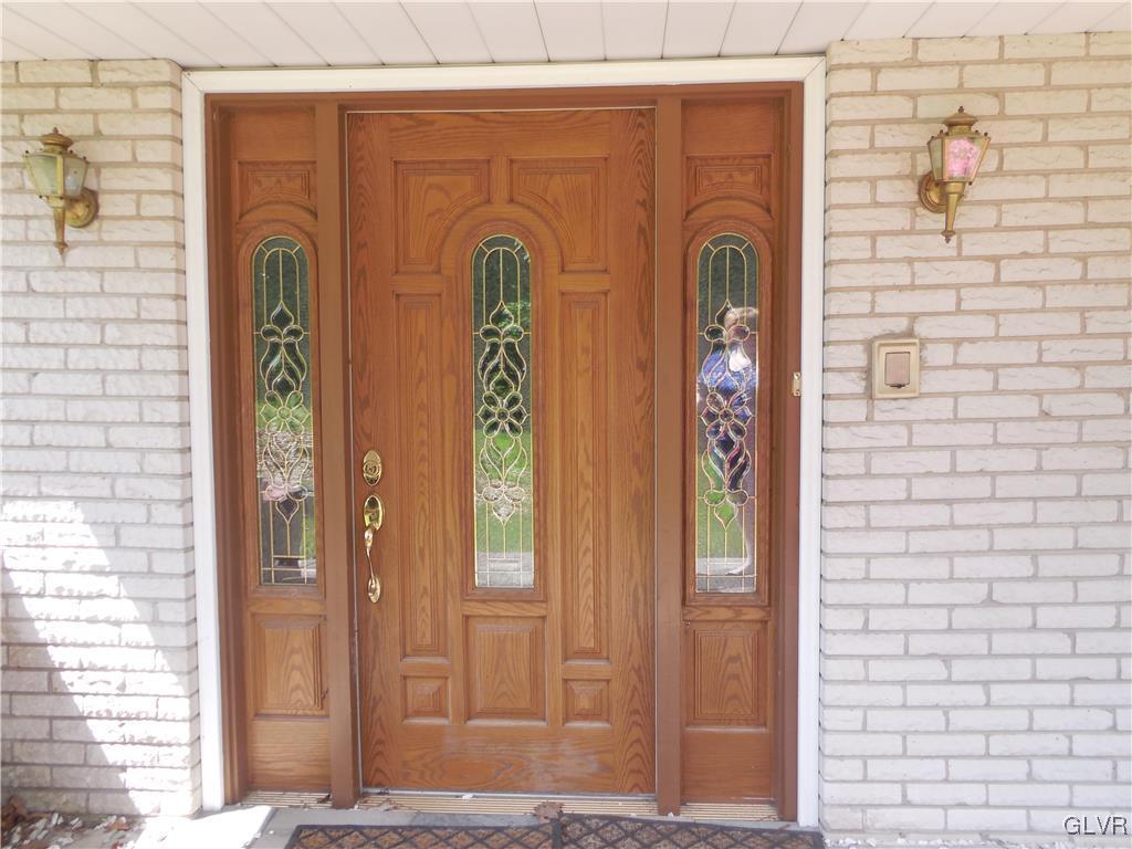 487 Willow Road Walnutport, PA 18088 - Photo 3 of 49 beautiful inviting entranceway