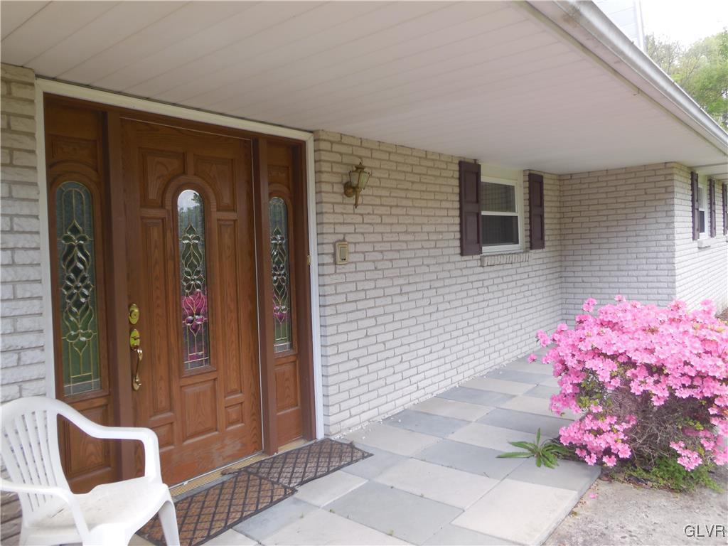 487 Willow Road Walnutport, PA 18088 - Photo 4 of 49 Gallery Image 4
