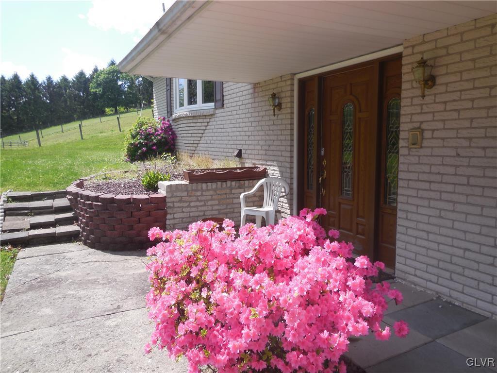 487 Willow Road Walnutport, PA 18088 - Photo 6 of 49 Gallery Image 6