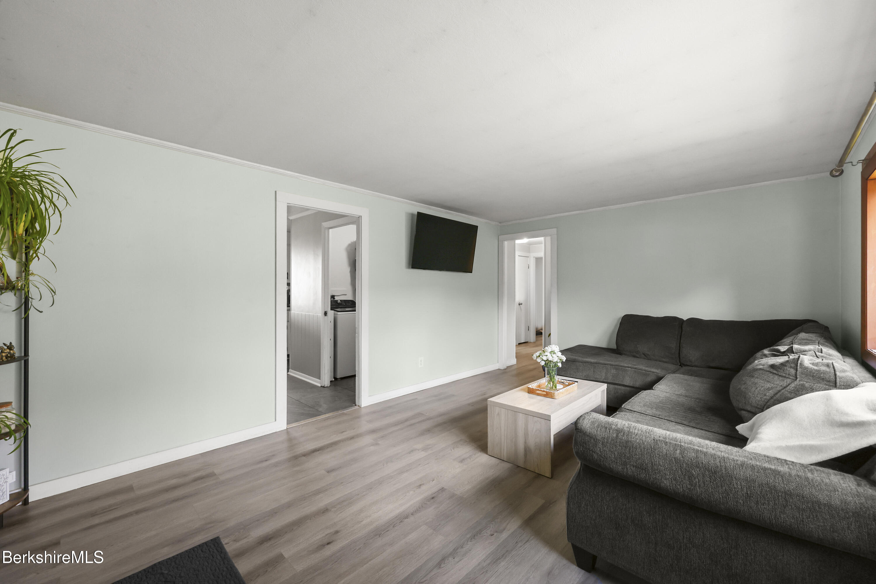 43 Eleanor Road Dalton, MA 01226 - Photo 4 of 30 Living Room