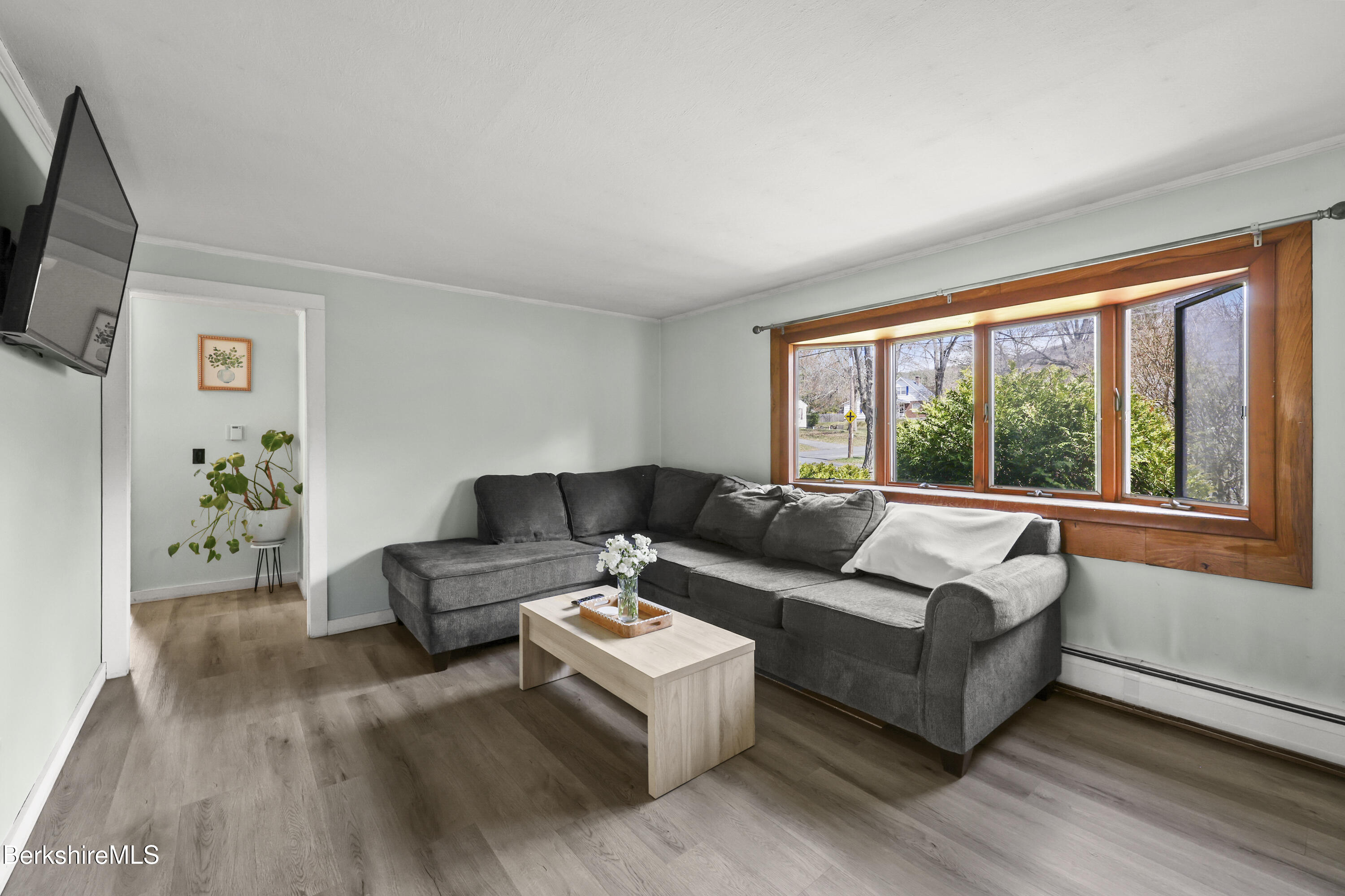 43 Eleanor Road Dalton, MA 01226 - Photo 6 of 30 Living Room