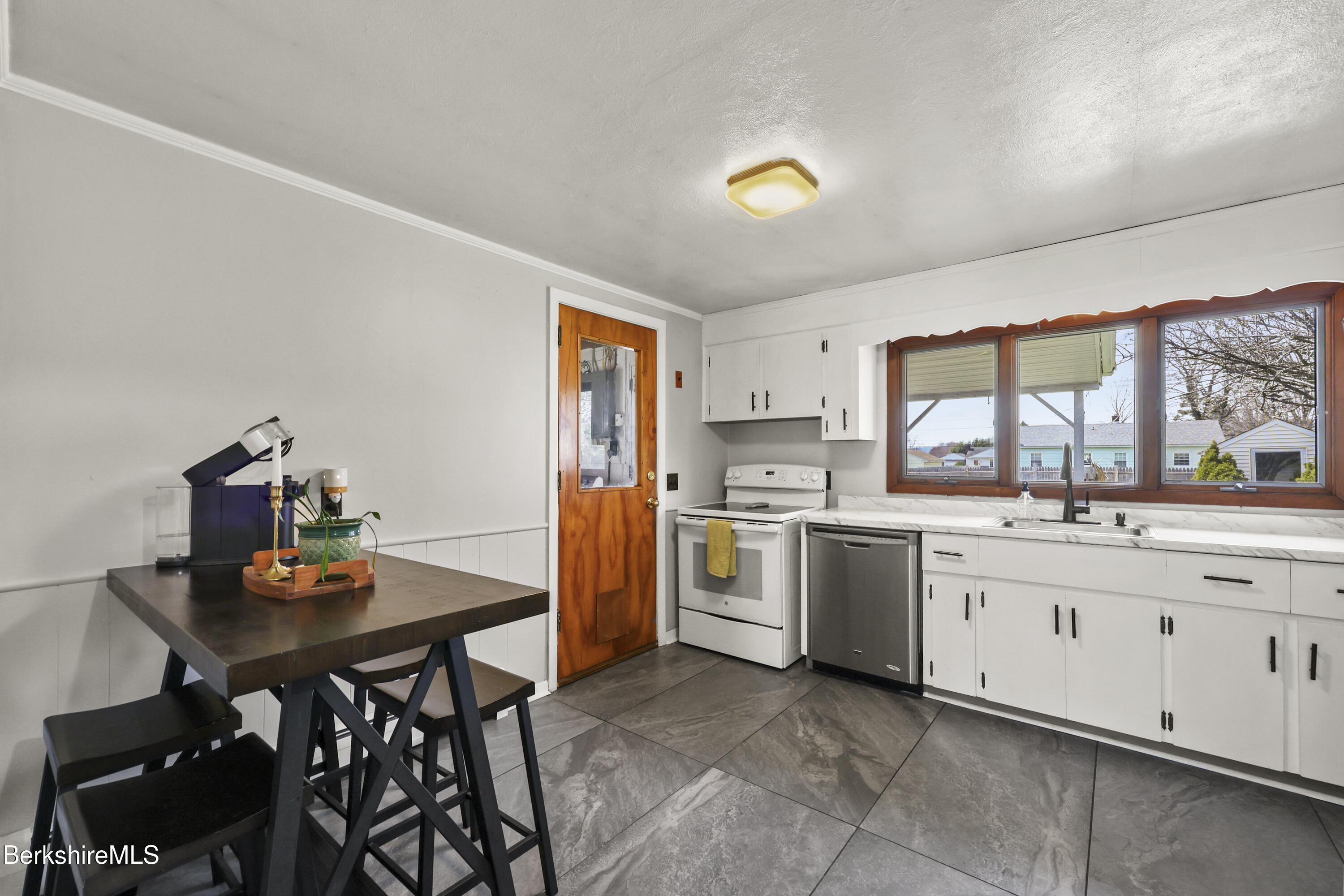 43 Eleanor Road Dalton, MA 01226 - Photo 8 of 30 Kitchen