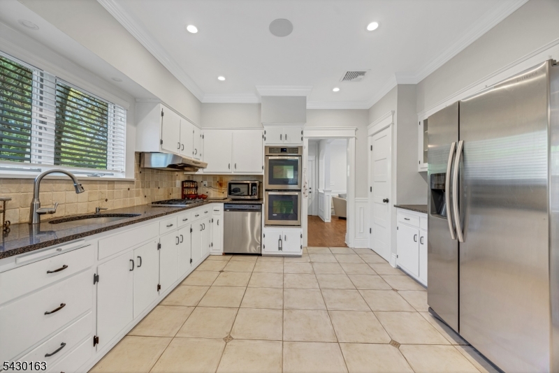 228 Miller Road Mahwah, NJ 07430 - Photo 10 of 26