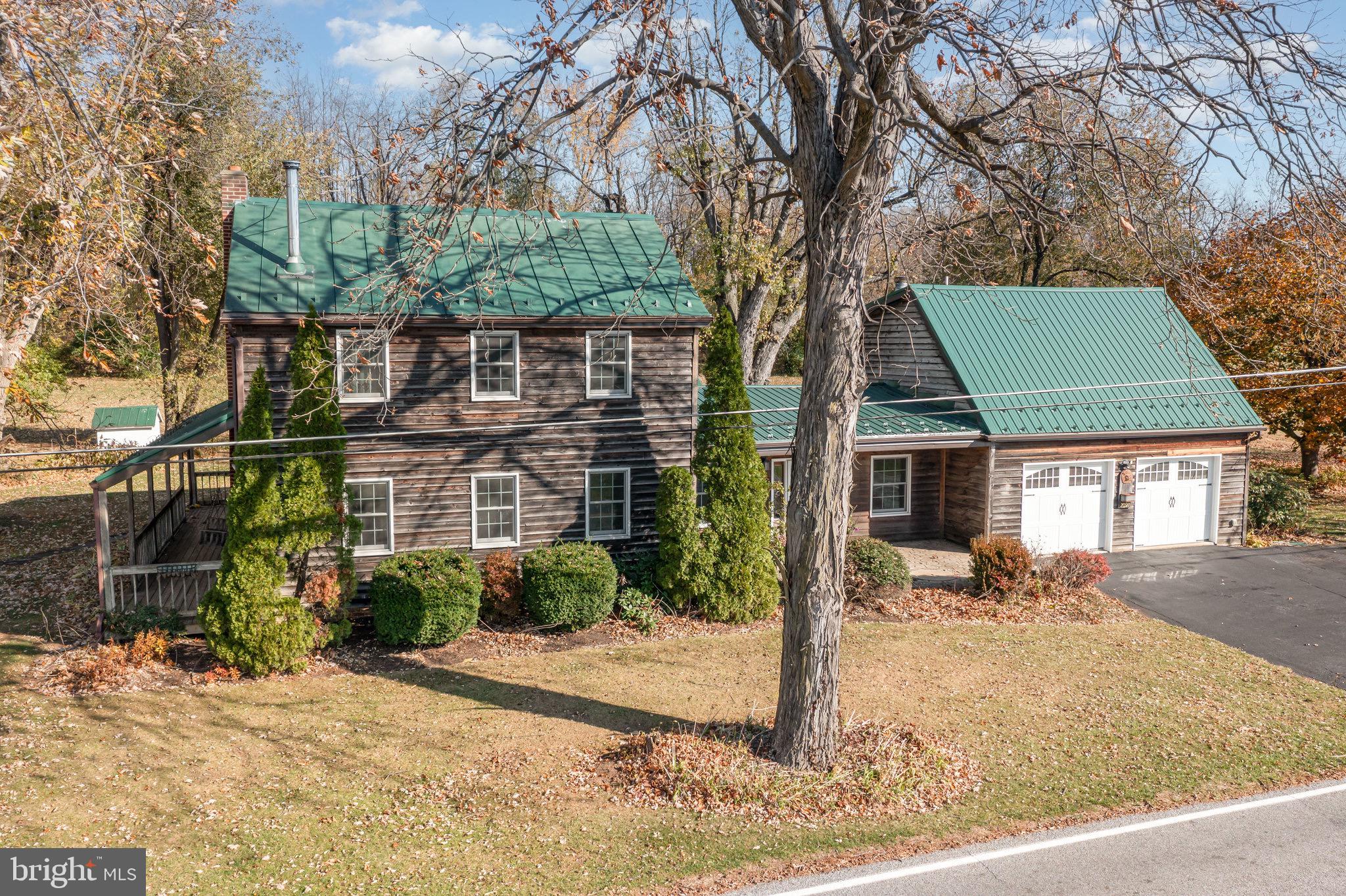 2091 Stumpstown Road Mechanicsburg, PA 17055 - Photo 2 of 52 front view of house with a yard