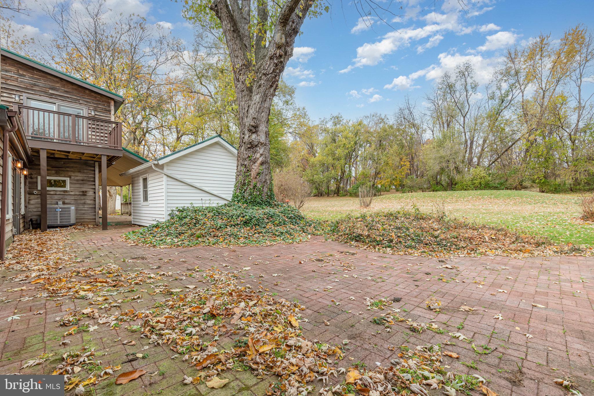 2091 Stumpstown Road Mechanicsburg, PA 17055 - Photo 39 of 52 a backyard of a house with a trees