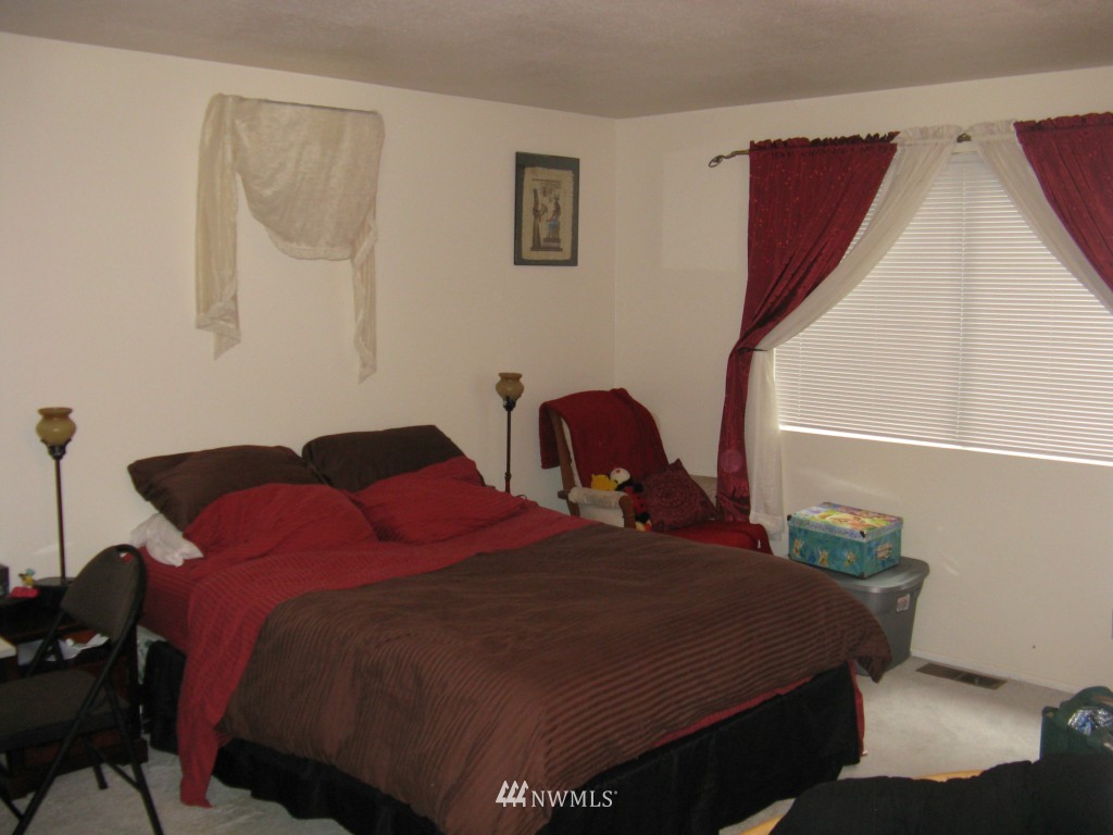 12937 Southeast 157th Place Renton, WA 98058 - Photo 11 of 14 Gallery Image 11