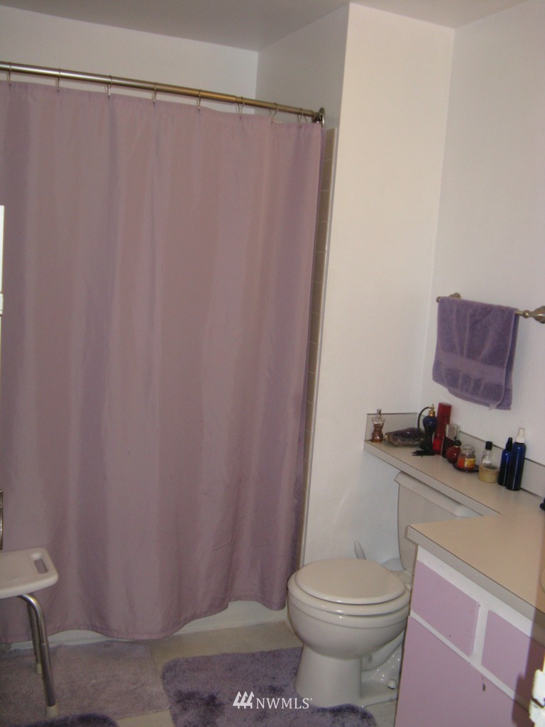 12937 Southeast 157th Place Renton, WA 98058 - Photo 12 of 14 Gallery Image 12