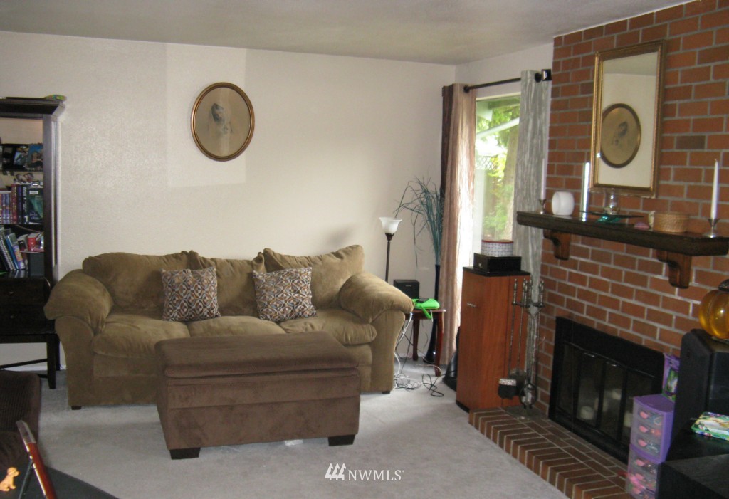 12937 Southeast 157th Place Renton, WA 98058 - Photo 7 of 14 Gallery Image 7