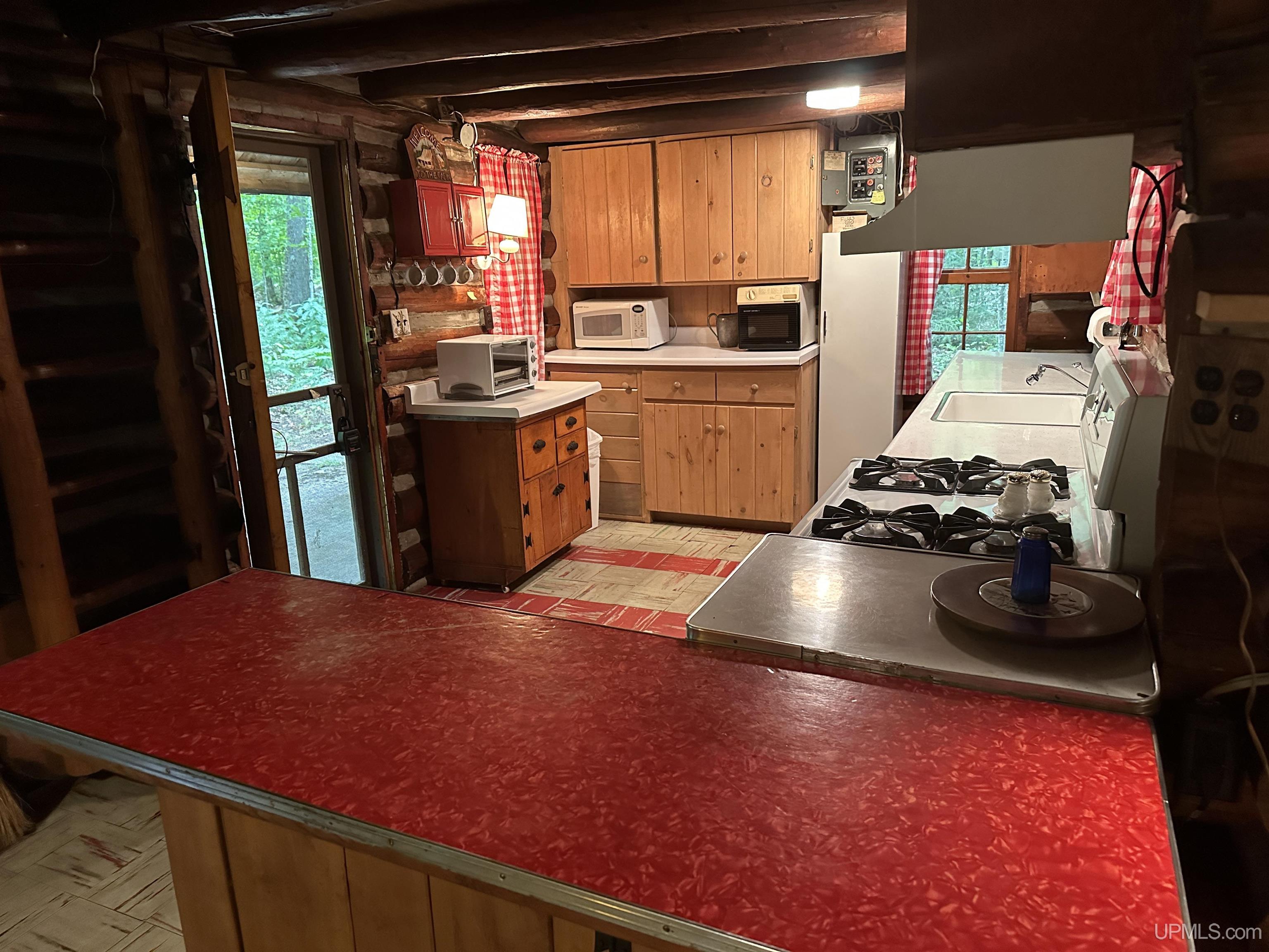 10695 Government Road Manistique, MI 49854 - Photo 5 of 47