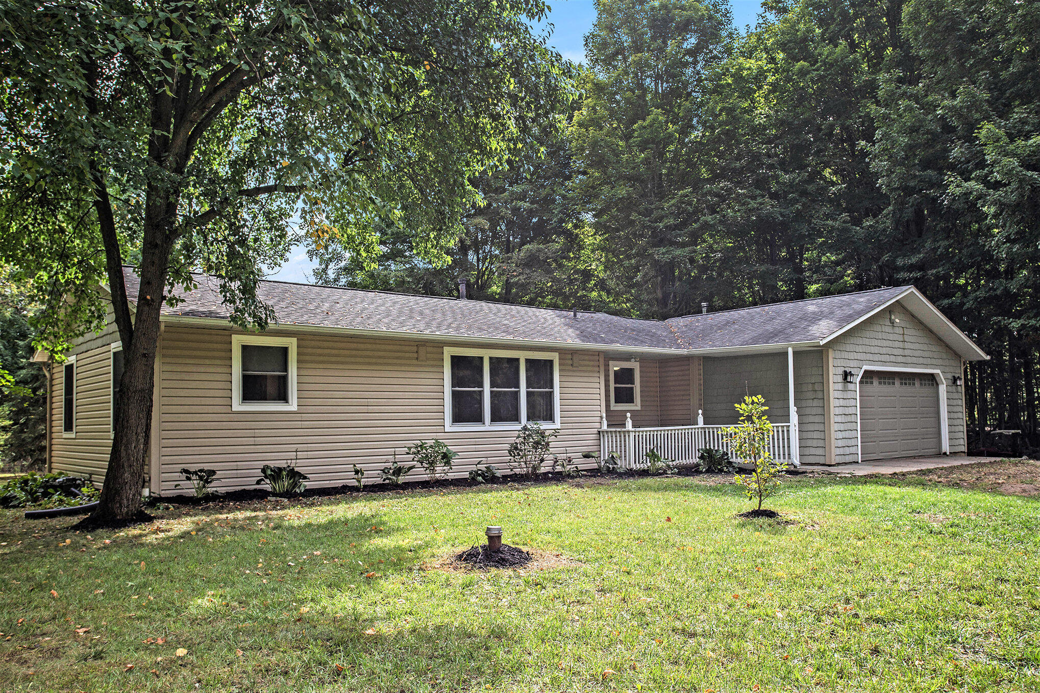 30029 Shaw Road Lawton, MI 49065 - Photo 3 of 28 002__mg_5346_71