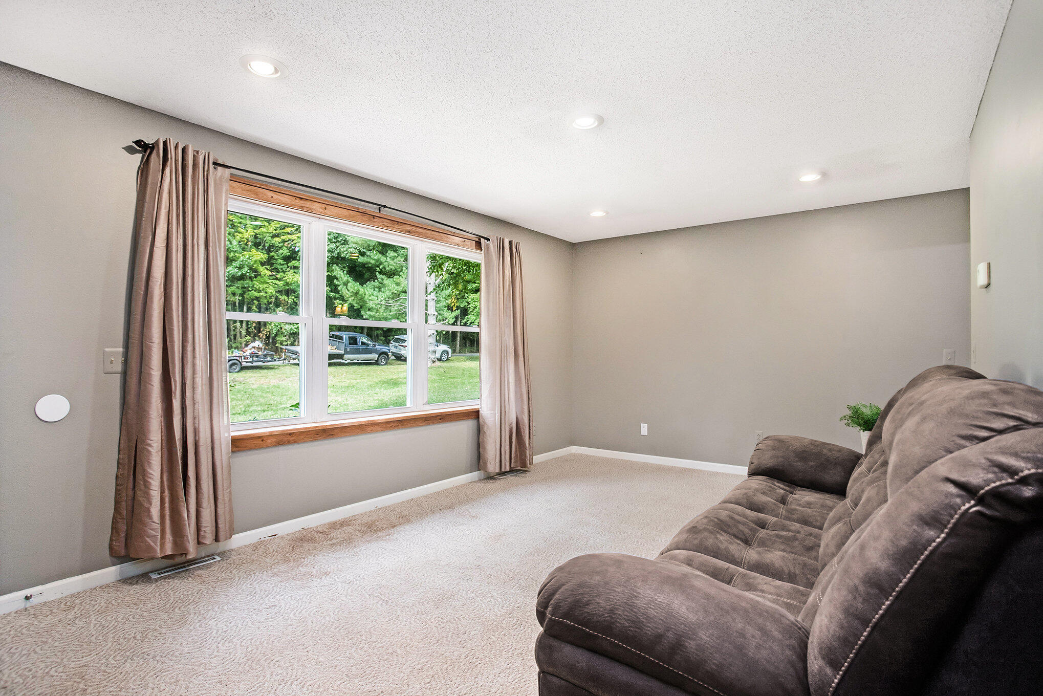 30029 Shaw Road Lawton, MI 49065 - Photo 6 of 28 005__mg_5304_352