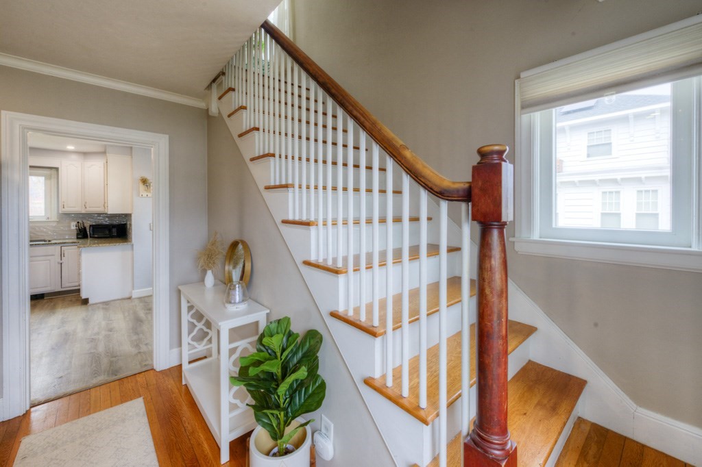291 Beverly Road Worcester, MA 01605 - Photo 12 of 42 a view of entryway livingroom and hall