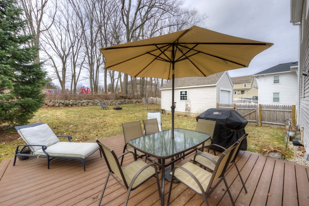 291 Beverly Road Worcester, MA 01605 - Photo 38 of 42 a outdoor view with a sitting space