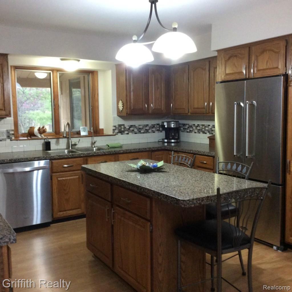 2051 Hidden Valley Howell, MI 48843 - Photo 10 of 66 Kitchen.jpg