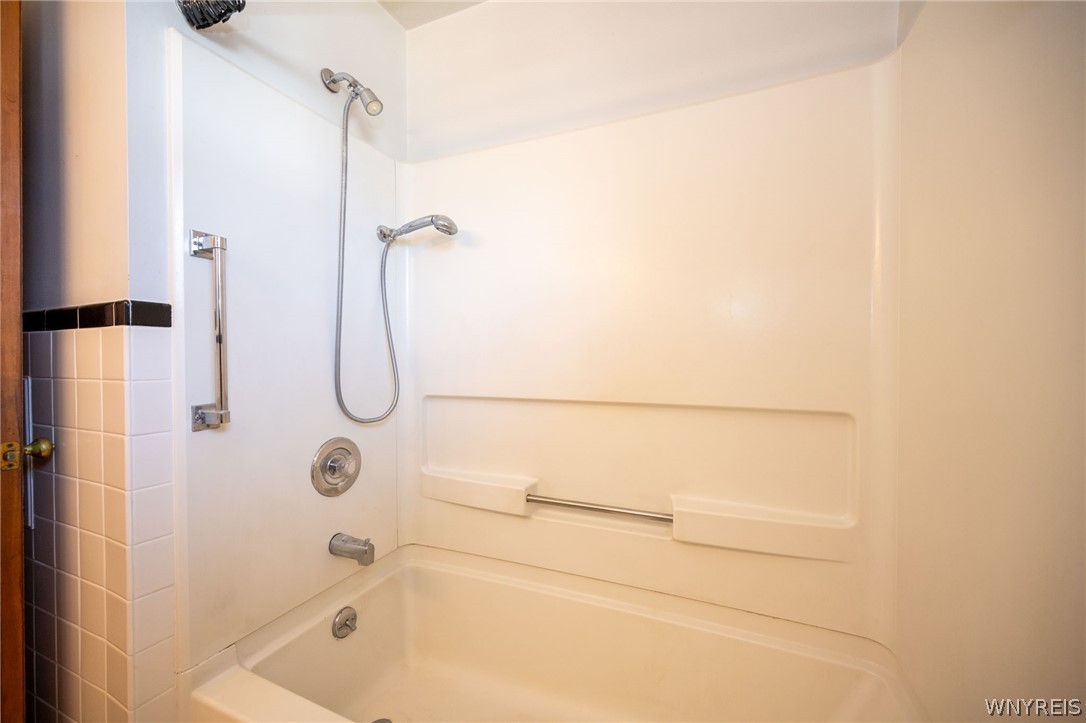 102 Woodgate Road Tonawanda, NY 14150 - Photo 16 of 37