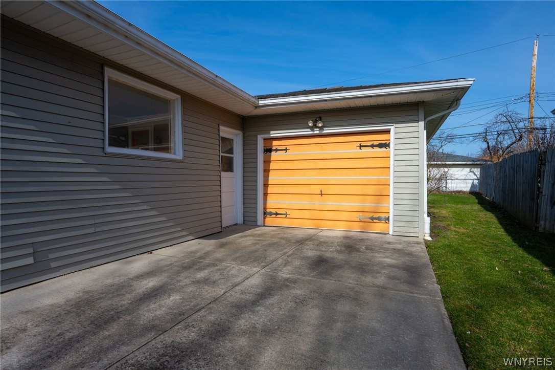 102 Woodgate Road Tonawanda, NY 14150 - Photo 4 of 37