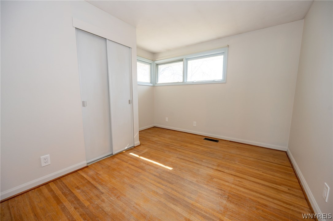 102 Woodgate Road Tonawanda, NY 14150 - Photo 10 of 37