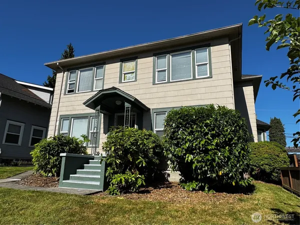 $799,000 | 3210 Grand Avenue, Everett, WA 98201