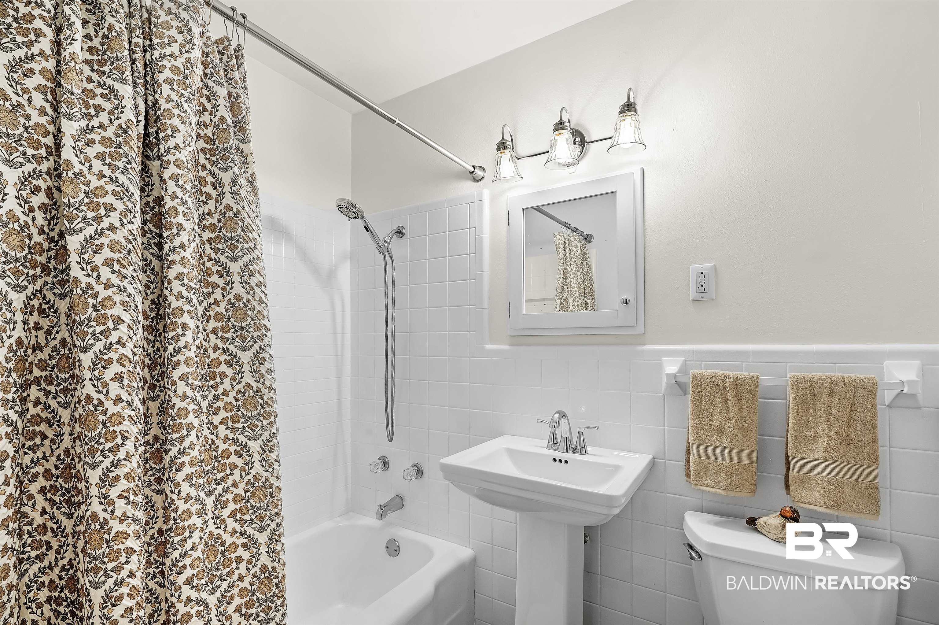 371 Francilla Circle Fairhope, AL 36532 - Photo 19 of 50 Primary Bathroom