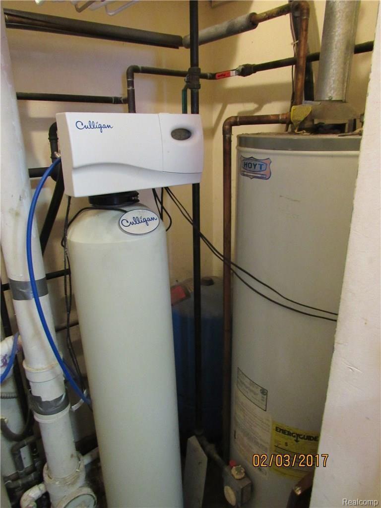 3585 Rush Lake Road Pinckney, MI 48169 - Photo 25 of 29 Water Softener Owned