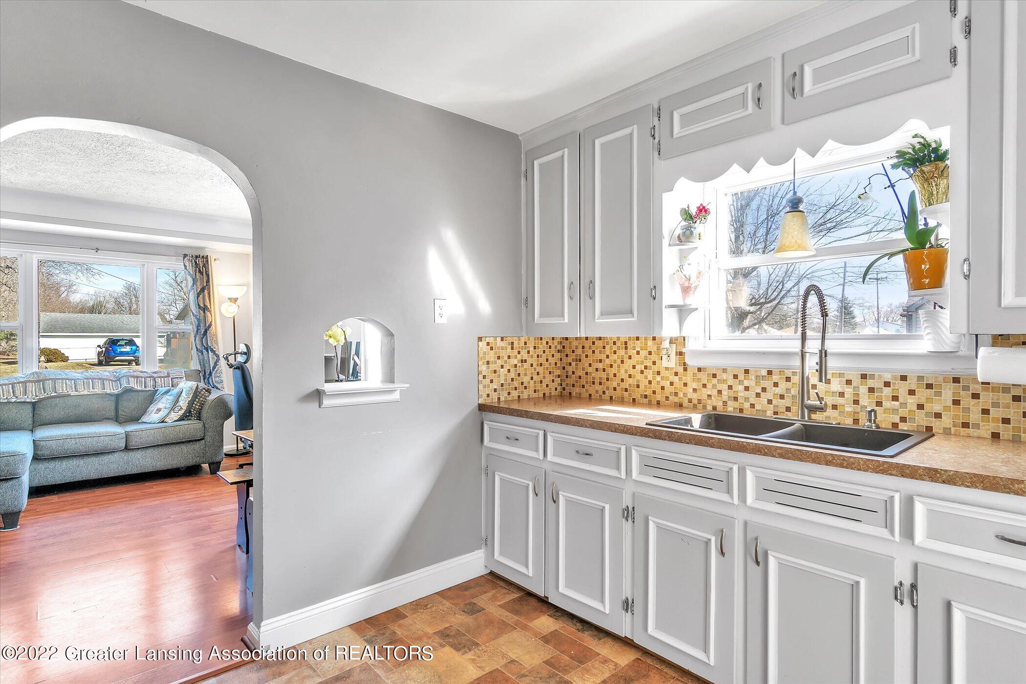 4621 Holt Road Holt, MI 48842 - Photo 15 of 28 Kitchen