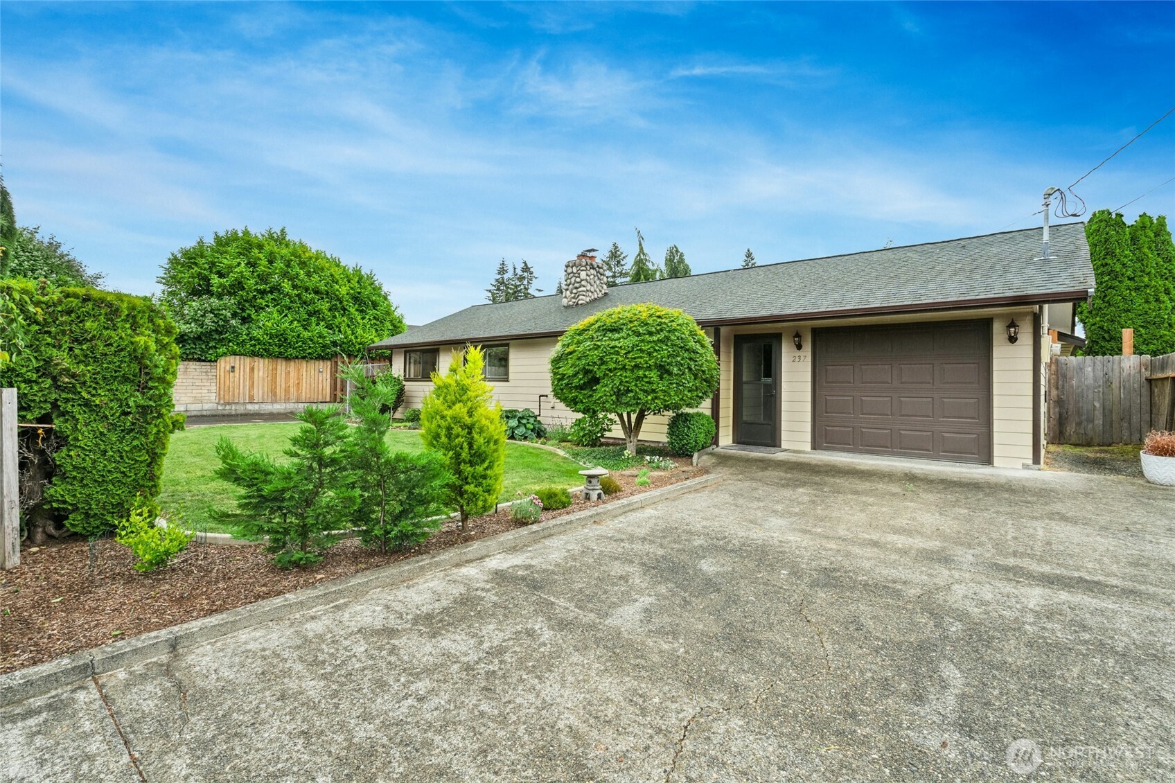 237 South 186th Street Burien, WA 98148 - Photo 4 of 39
