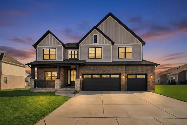 $899,000 | 12890 Collina Lane, Lemont, IL 60439