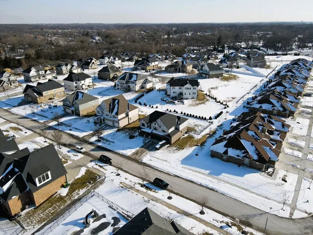 $899,000 | 12890 Collina Lane, Lemont, IL 60439