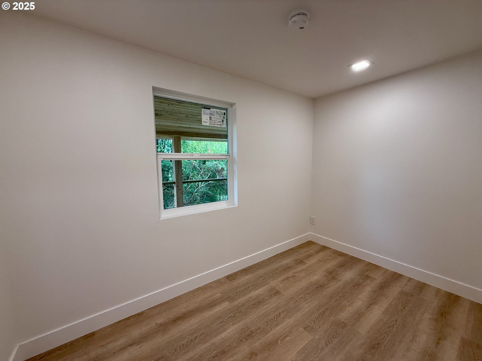 63534 South Olive Road Coos Bay, OR 97420 - Photo 14 of 20 an empty room with a window