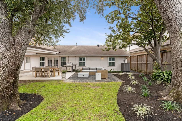 $665,000 | 6225 Locke Lane, Houston, TX 77057