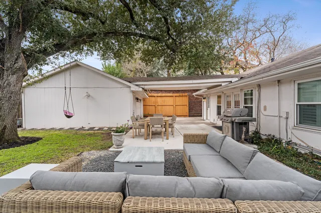 $665,000 | 6225 Locke Lane, Houston, TX 77057