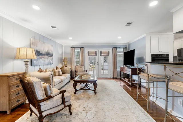 $665,000 | 6225 Locke Lane, Houston, TX 77057