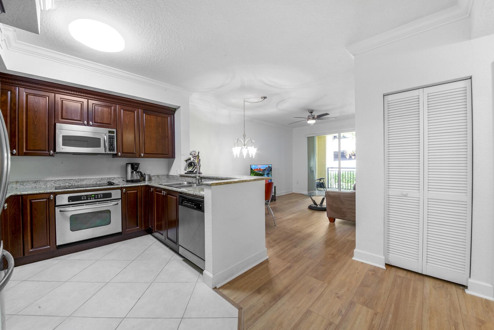 3 Renaissance Way, Unit 211 Boynton Beach, FL 33426 - Photo 4 of 36 Neutral Decor