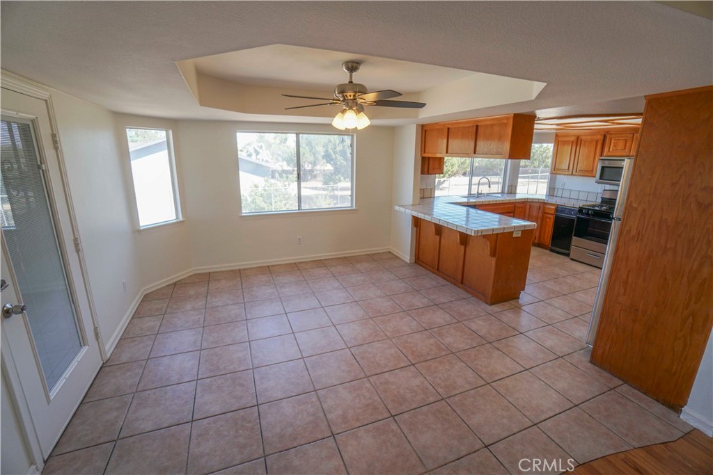 17010 Ranchero Road Hesperia, CA 92345 - Photo 10 of 38 Gallery Image 10