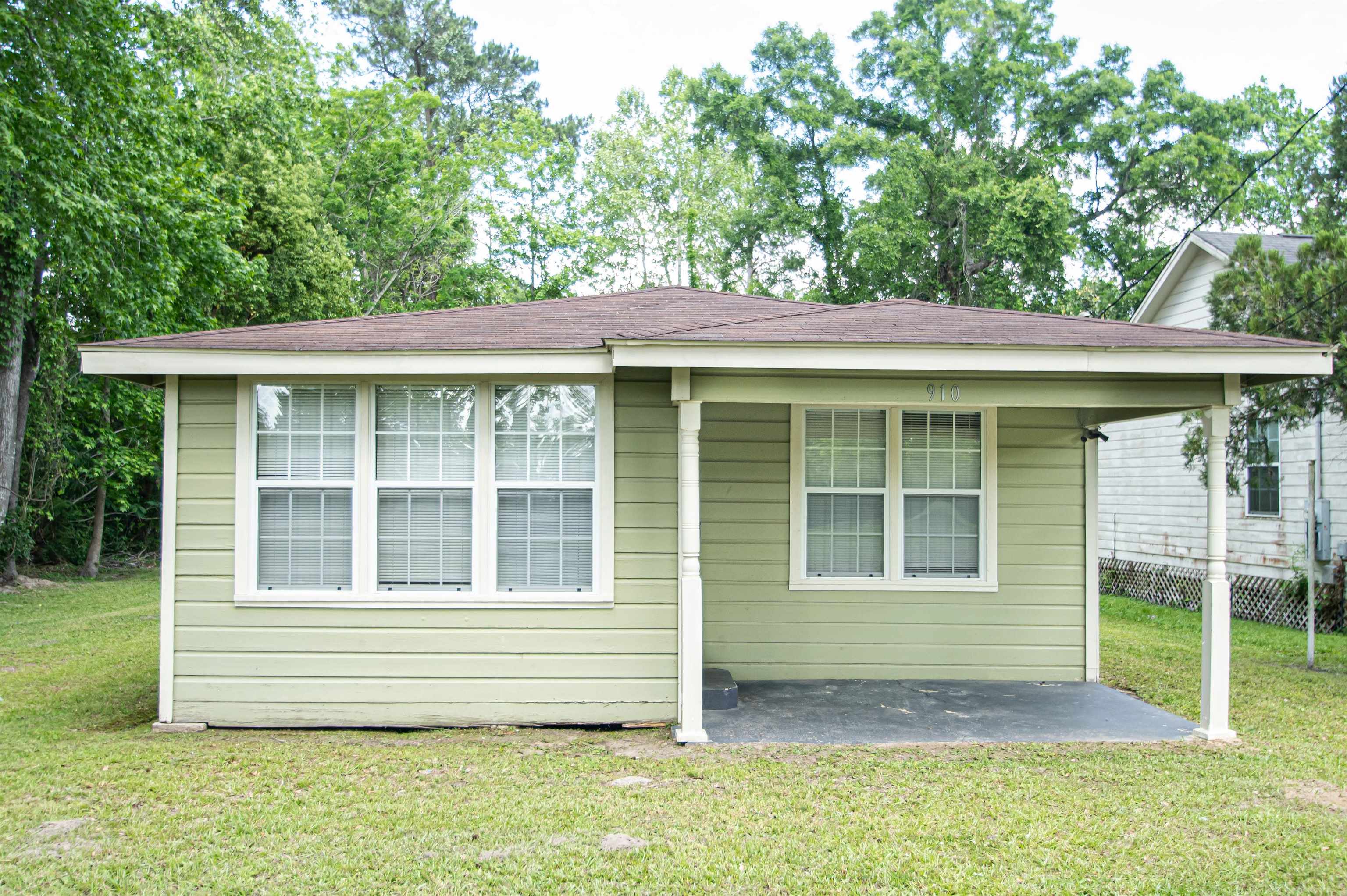 910 Bonner Street Silsbee, TX 77656 - Photo 1 of 14