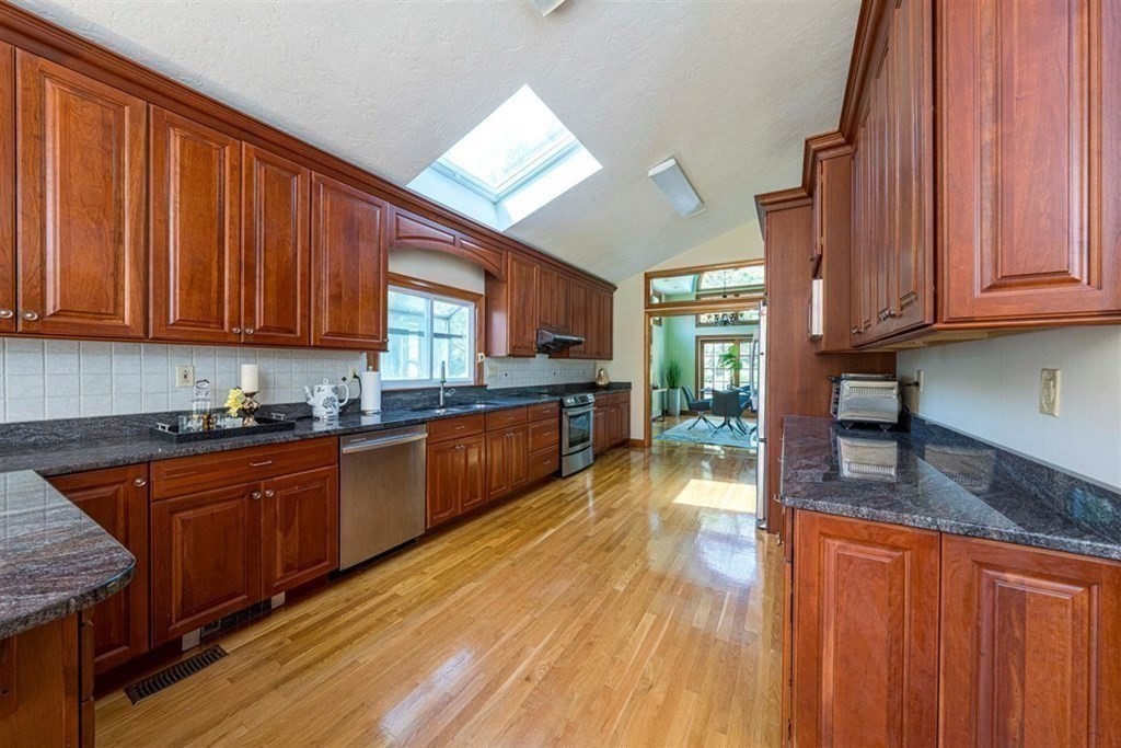 48 Claybrook Road Dover, MA 02030 - Photo 12 of 42 Gallery Image 12