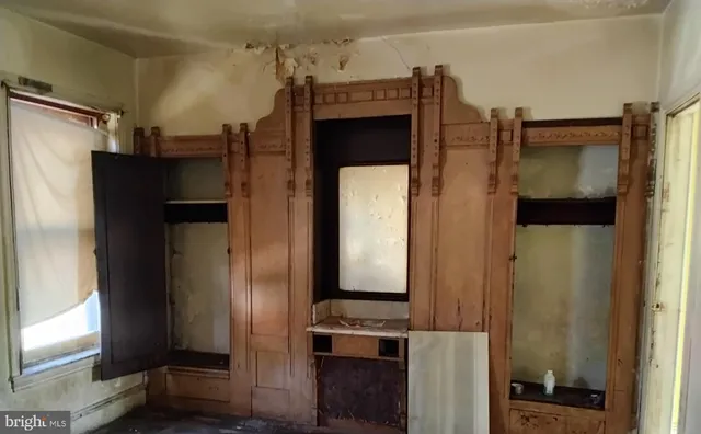 a view of walk in closet