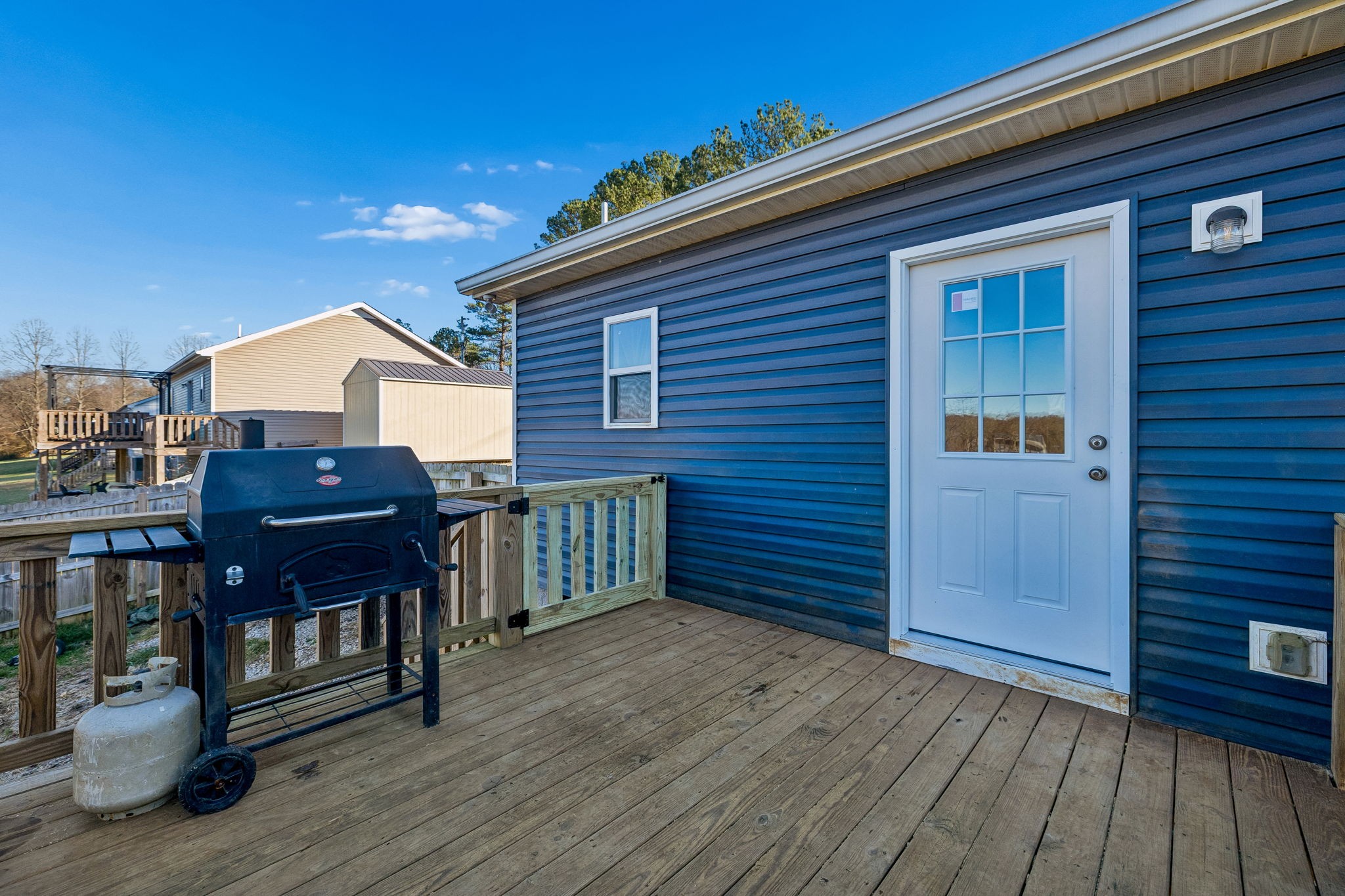 142 Pine Avenue Morrison, TN 37357 - Photo 16 of 29 a view of a chairs and a tables in the patio