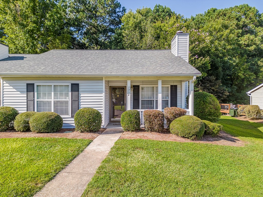 1934 Springchase Way Dalton, GA 30720 - Photo 6 of 23 Gallery Image 6