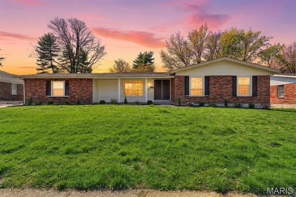 $435,000 | 11146 Crickett Hill Drive, St. Louis, MO 63146