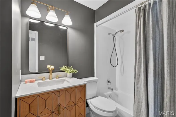 $435,000 | 11146 Crickett Hill Drive, St. Louis, MO 63146