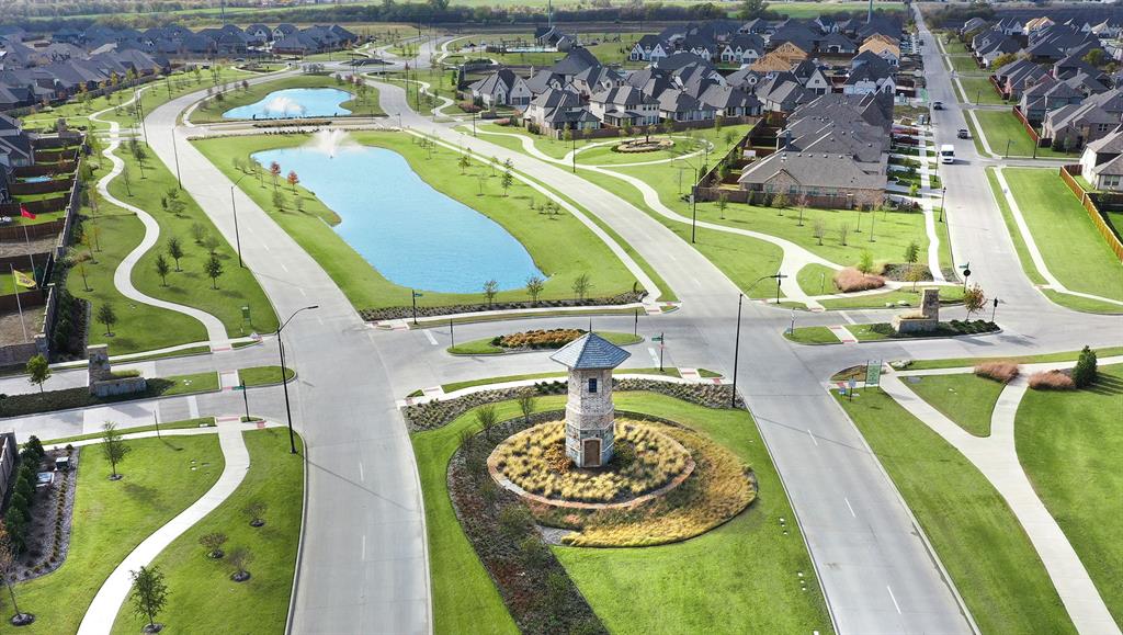 11536 Wulstone Road Fort Worth, TX 76052 - Photo 8 of 21 a balcony with a table and chairs