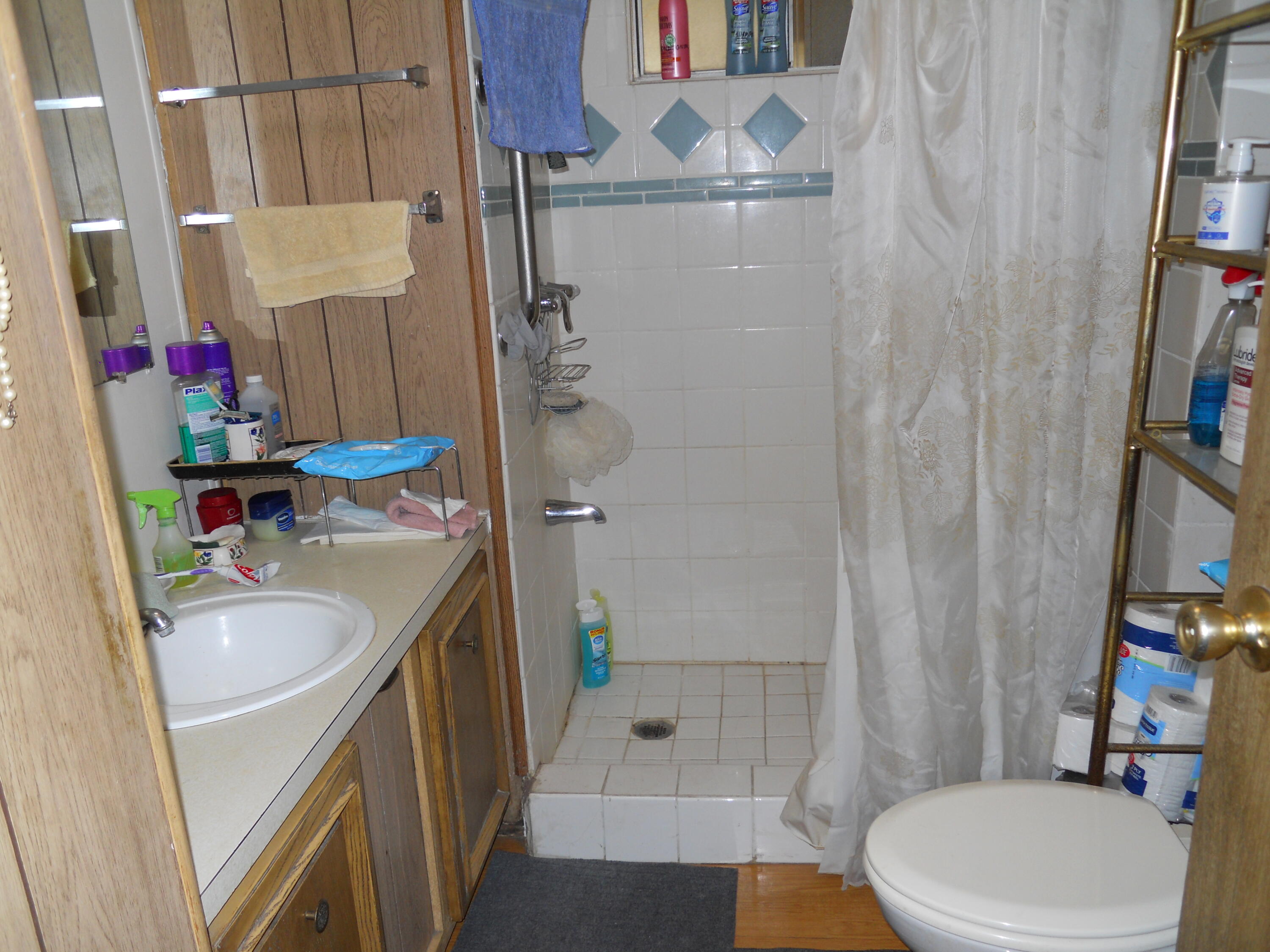 520 Pine Avenue, Unit 33 Goleta, CA 93117 - Photo 10 of 16 a bathroom with a sink toilet and shower