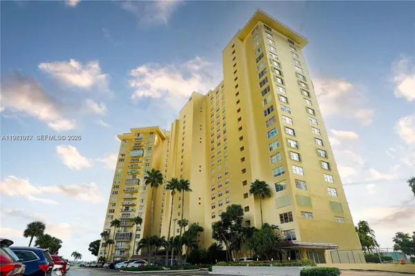 $3,650 | 11111 Biscayne Boulevard, Unit 20E, Miami, FL 33181
