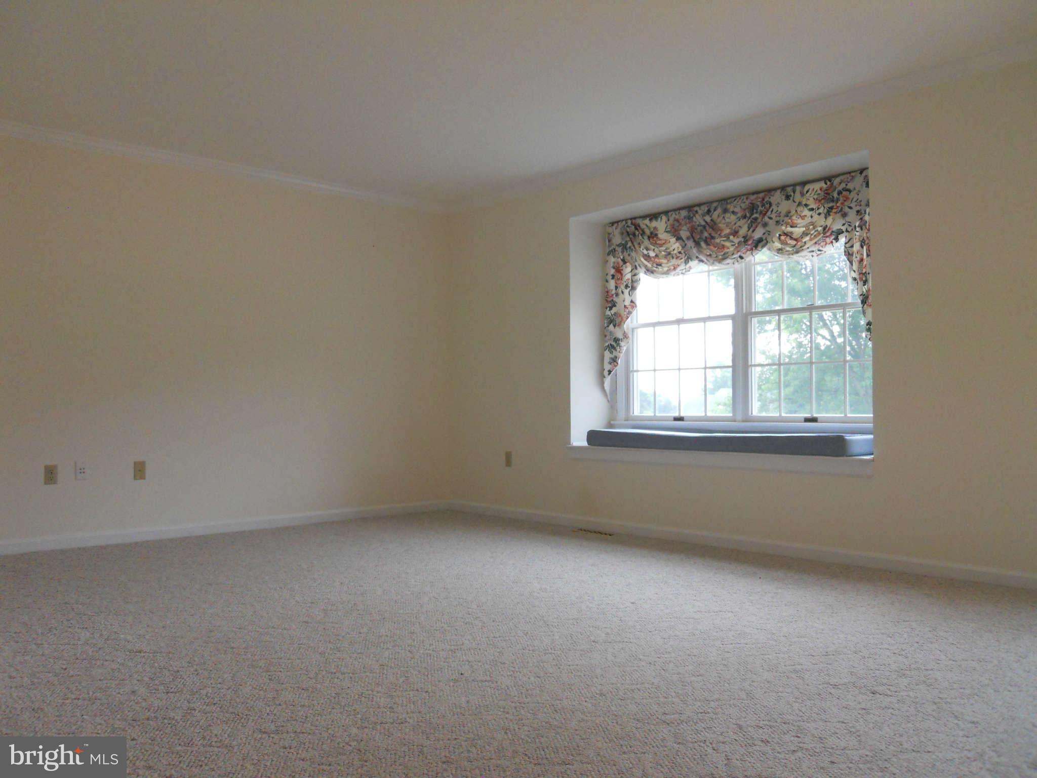 534 Quail Run Road Summit Point, WV 25446 - Photo 13 of 27 Family Room
