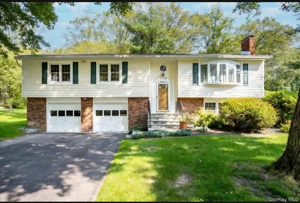 $5,200 | 29 Carriage Hill Lane, Poughkeepsie, NY 12603