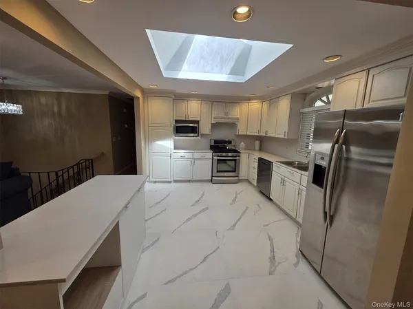 $5,200 | 29 Carriage Hill Lane, Poughkeepsie, NY 12603